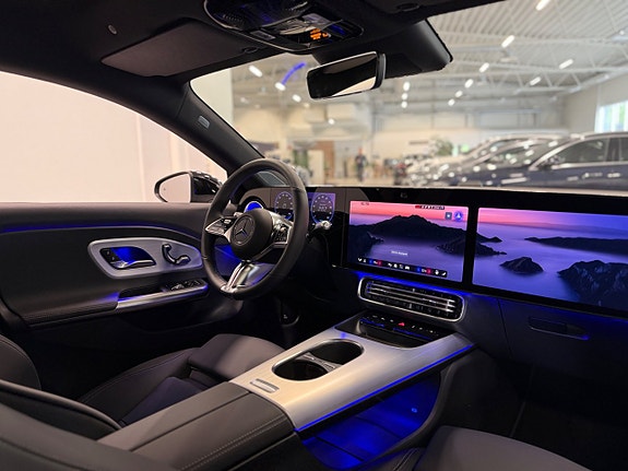Mercedes-Benz CLA350 12 of 19