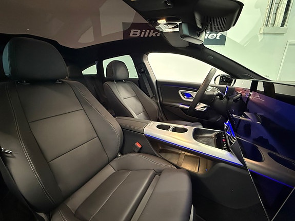Mercedes-Benz CLA350 10 of 19