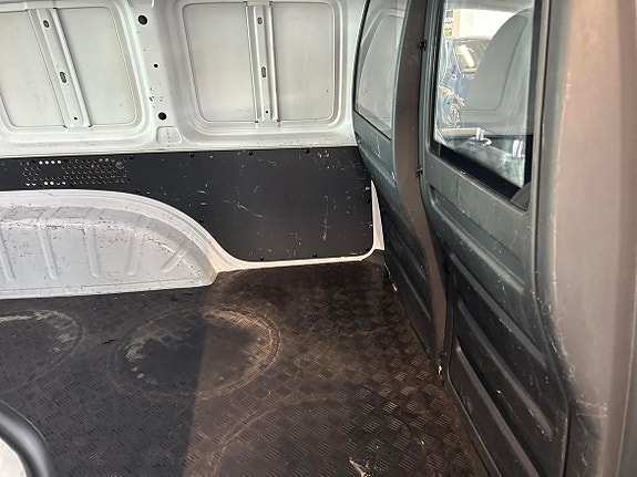Volkswagen Caddy 10 of 18