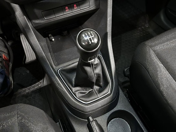 Volkswagen Caddy 17 of 18