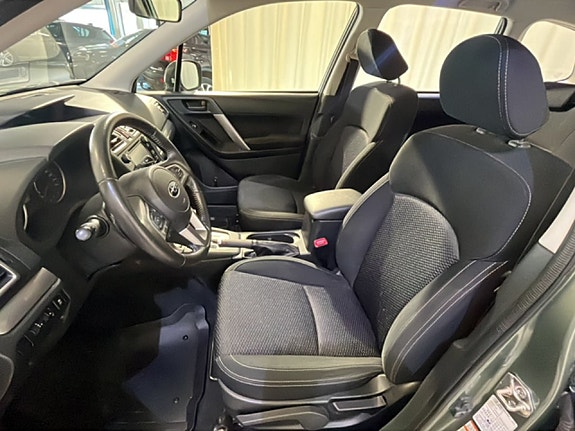 Subaru Forester 5 of 13