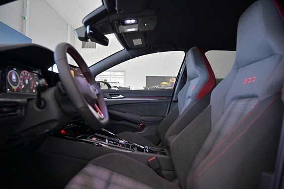 Volkswagen Golf I 21 of 27
