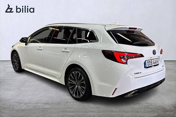 Toyota Corolla 3 of 5