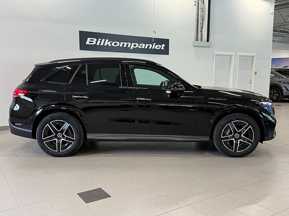 Mercedes-Benz GLC300 de 2 of 5