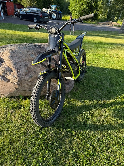 Triumph txp 24 3 of 4