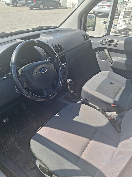 Ford Transit Connect 4 of 5