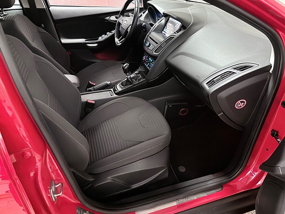 Ford Focus 11 of 17