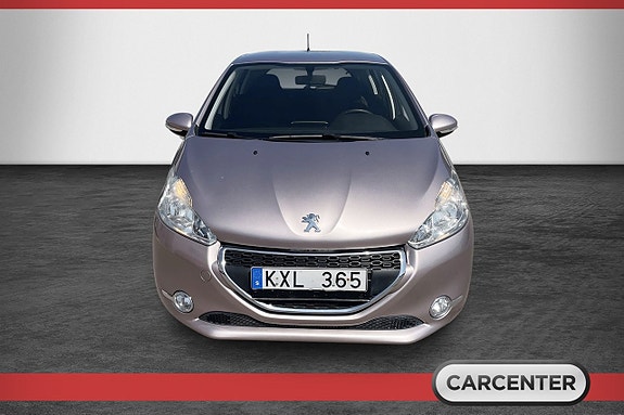 Peugeot 208 2 of 5