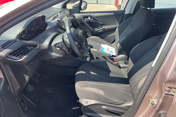 Peugeot 208 6 of 15