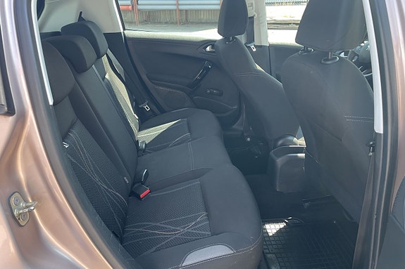 Peugeot 208 15 of 15
