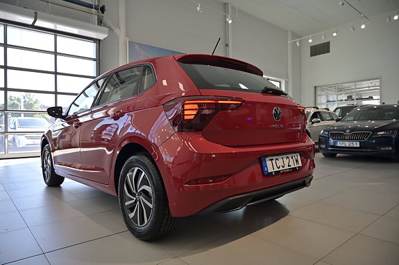 Volkswagen Polo 8 of 25