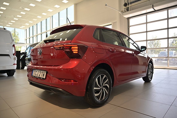 Volkswagen Polo 10 of 25