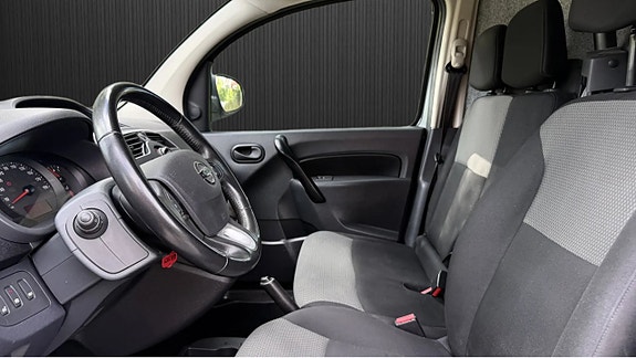 Nissan NV250 6 of 8