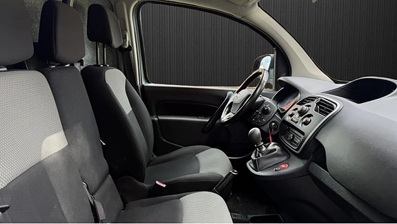 Nissan NV250 7 of 8