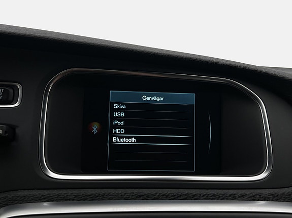 Volvo V40 16 of 28