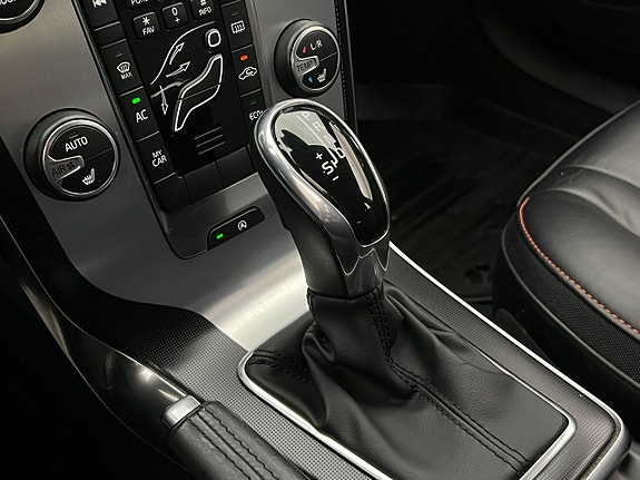 Volvo V40 19 of 28