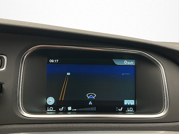 Volvo V40 15 of 28