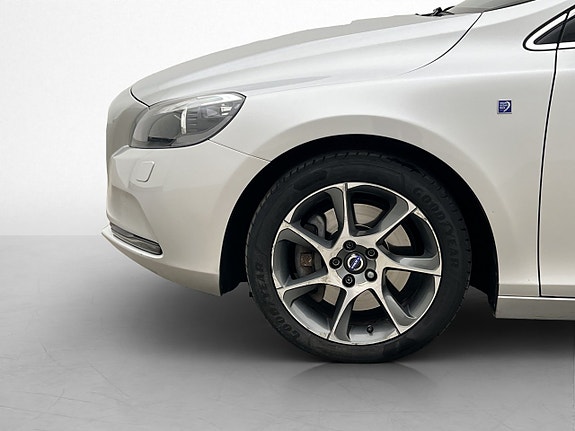 Volvo V40 25 of 28
