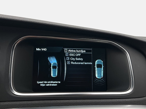 Volvo V40 17 of 28