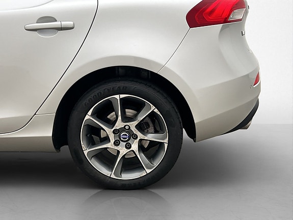 Volvo V40 26 of 28