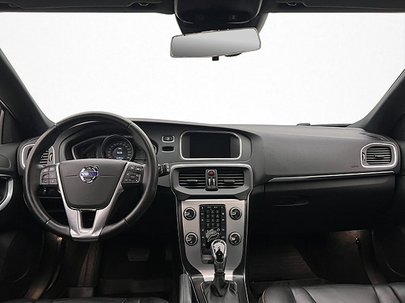 Volvo V40 20 of 28