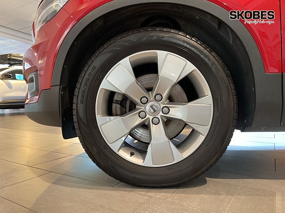 Volvo XC40 17 of 21