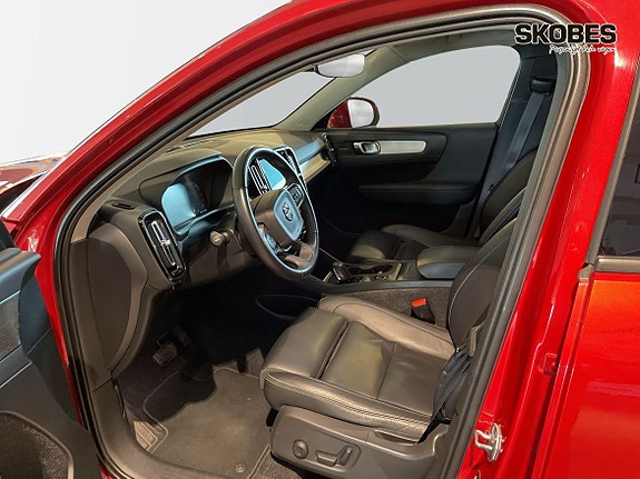 Volvo XC40 8 of 21