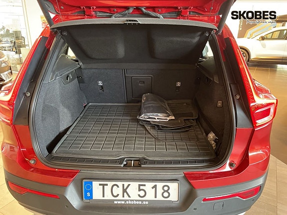 Volvo XC40 16 of 21