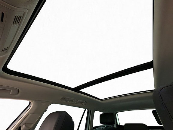 Volkswagen Passat 13 of 30