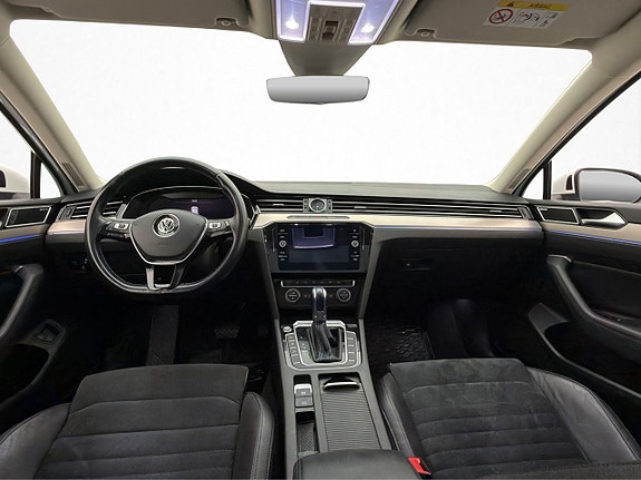Volkswagen Passat 27 of 30