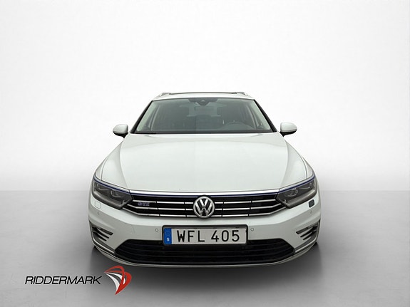 Volkswagen Passat 2 of 30