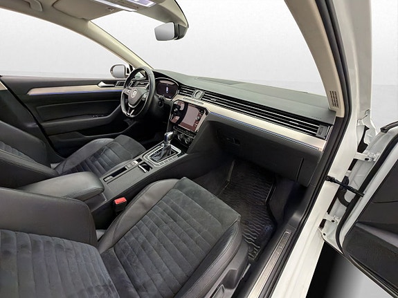 Volkswagen Passat 29 of 30
