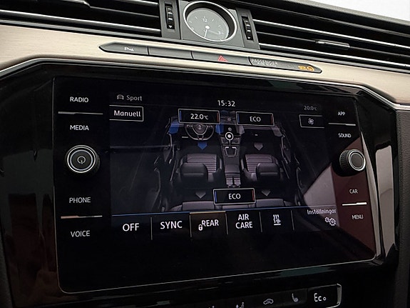 Volkswagen Passat 21 of 30