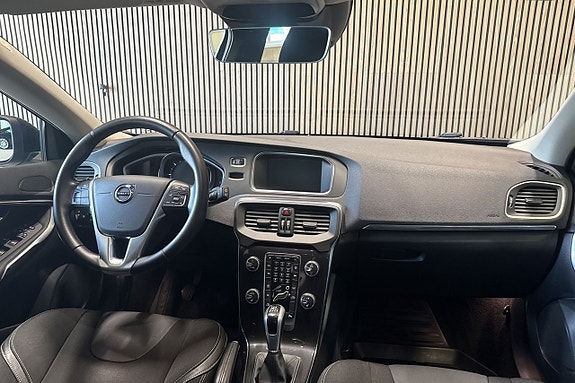 Volvo V40 6 of 9