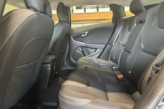 Volvo V40 7 of 9
