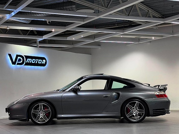 Porsche 911 Turbo 2 of 5