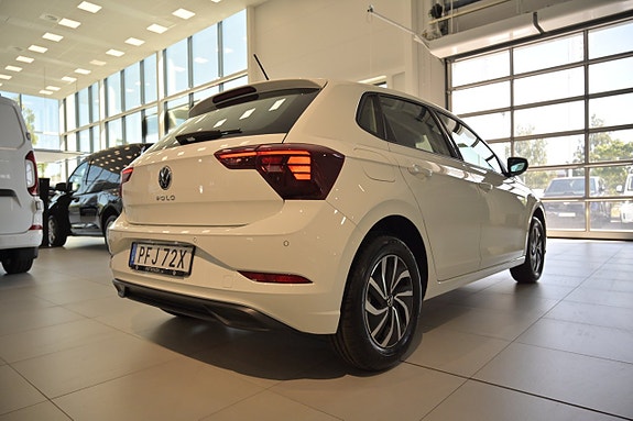 Volkswagen Polo 10 of 26