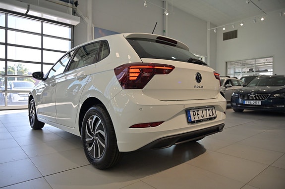 Volkswagen Polo 8 of 26
