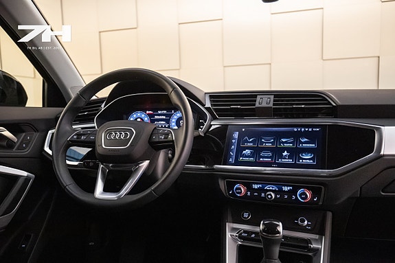 Audi Q3 12 of 20
