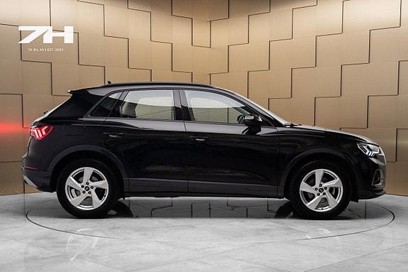 Audi Q3 6 of 20