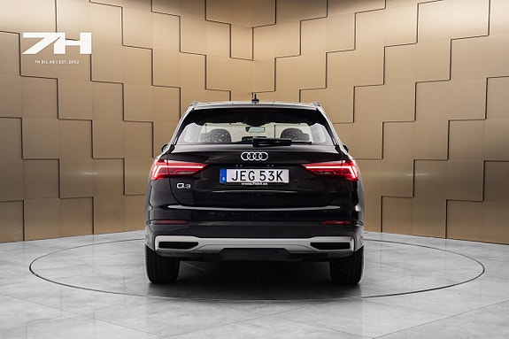 Audi Q3 4 of 20