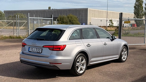Audi A4 4 of 30