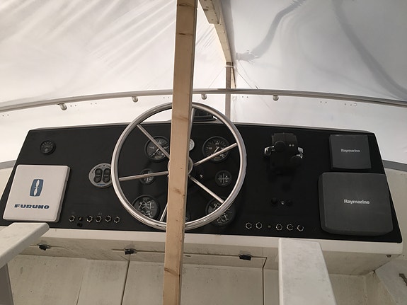 Bertram 28 Flybridge Cruiser 1993 – klassisk kvalitetsbåt med stor potential 12 of 16