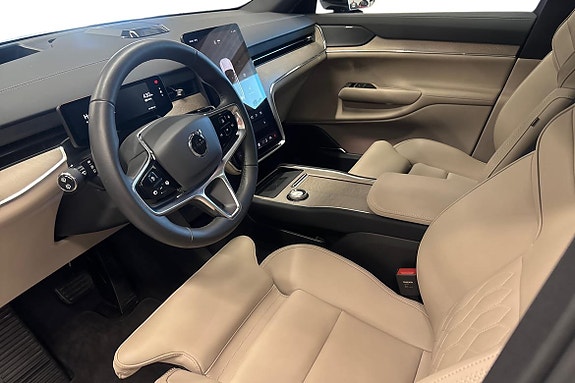Volvo EX90 8 of 22