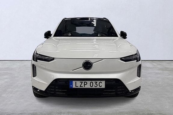 Volvo EX90 7 of 22