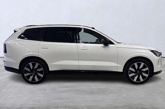 Volvo EX90 3 of 22
