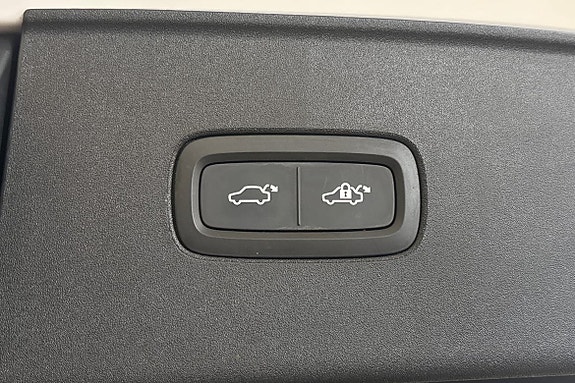 Volvo EX90 18 of 22