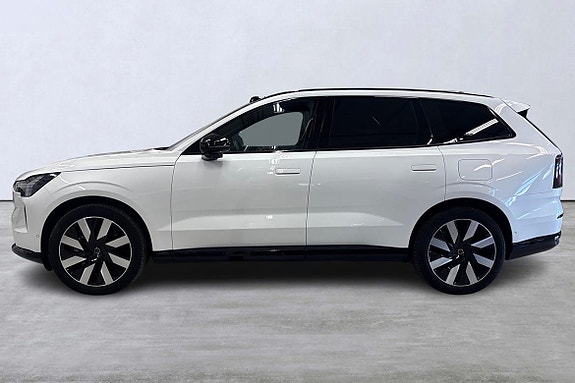 Volvo EX90 2 of 22