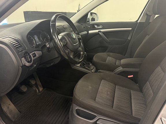 Skoda Octavia 6 of 13