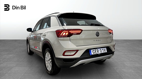 Volkswagen T-Roc 3 of 18